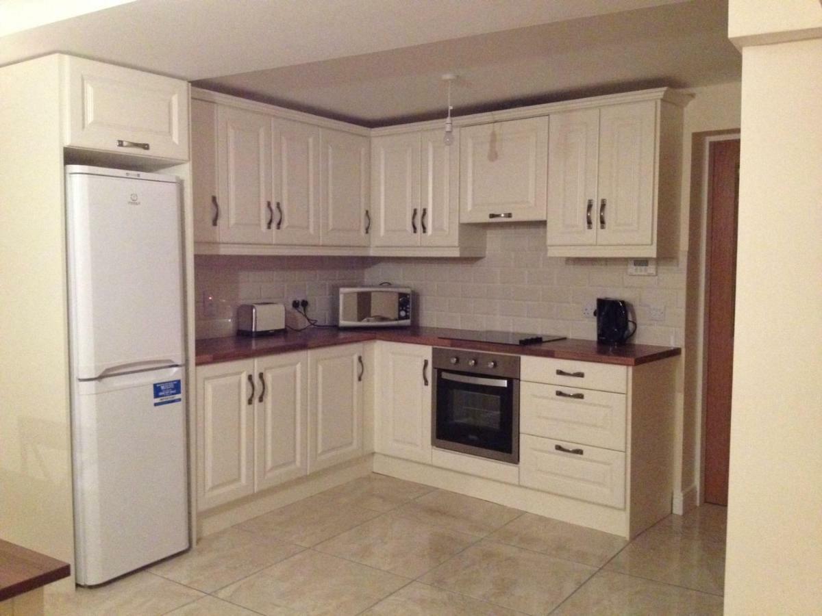 3 Bedroom Newly Furnished Cork City ภายนอก รูปภาพ